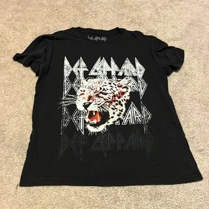 this is a large but is a little small and is super cool and comfy